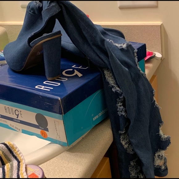 Boots - Picture 4 of 4